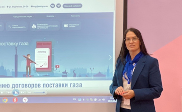 В День клиента для жителей с.Борское Самарской области сотрудники «Газпром межрегионгаз Самара» консультировали население и помогали разобраться с онлайн сервисами